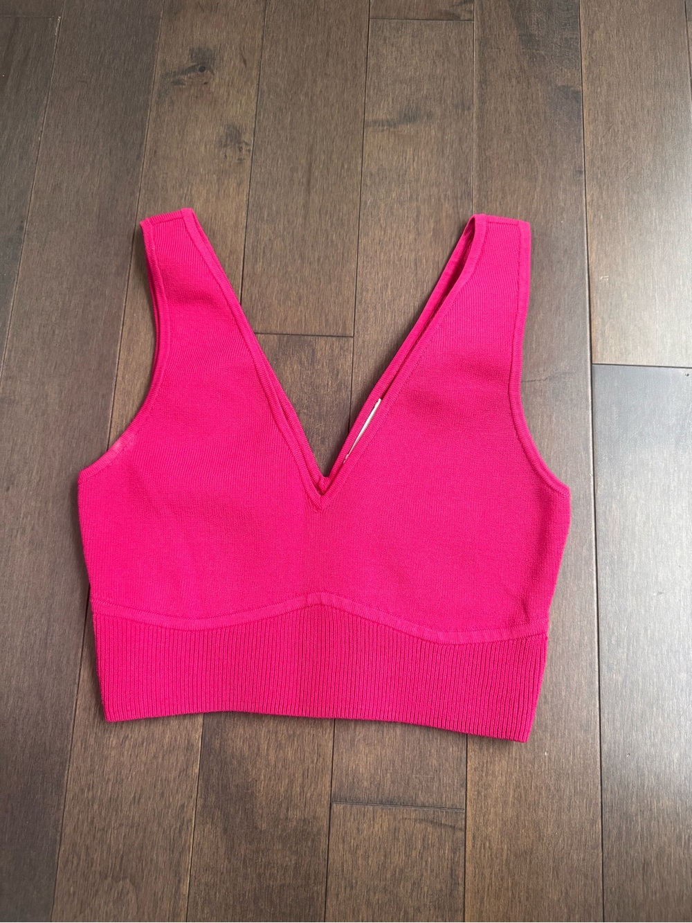 Babaton Hot Pink V-Neck Crop Tank